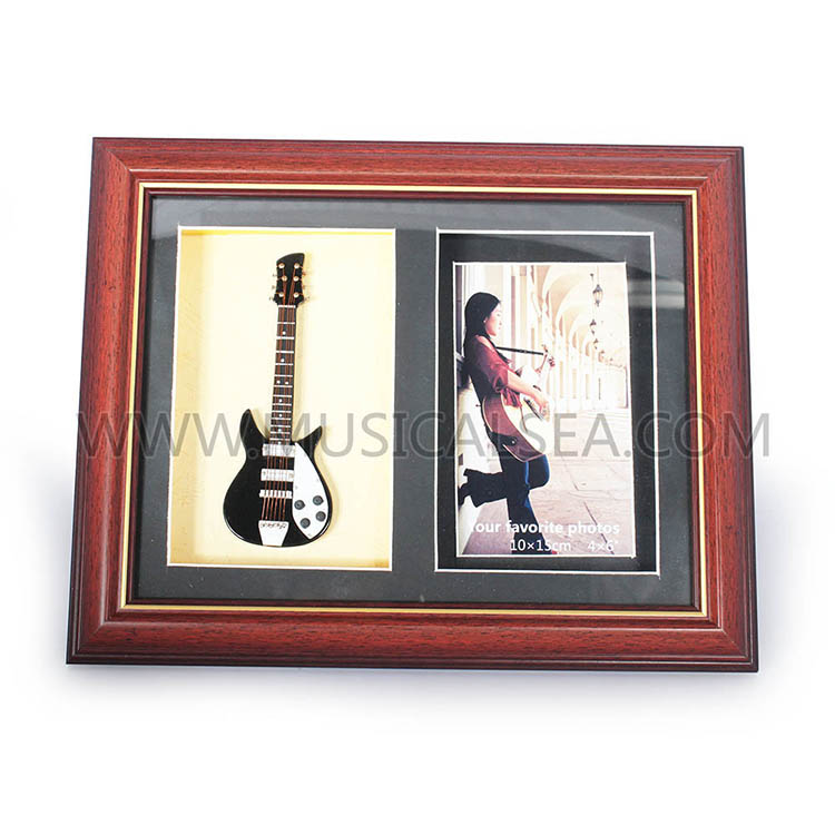 photo frame with guitar